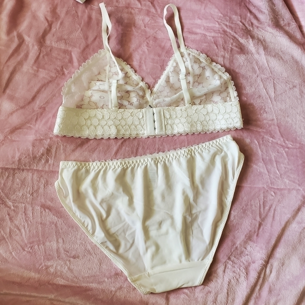 NEW Ivory lace bralette and panty set M - Picture 3 of 6